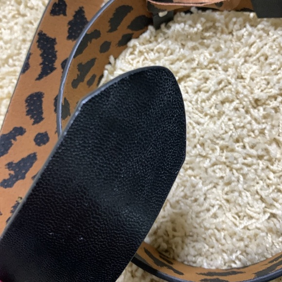 BETSEY JOHNSON BLACK SILVER HEAVY ROSETTE BUCKLE BELT LEOPARD INSIDE BELT SZ S - Picture 3 of 14